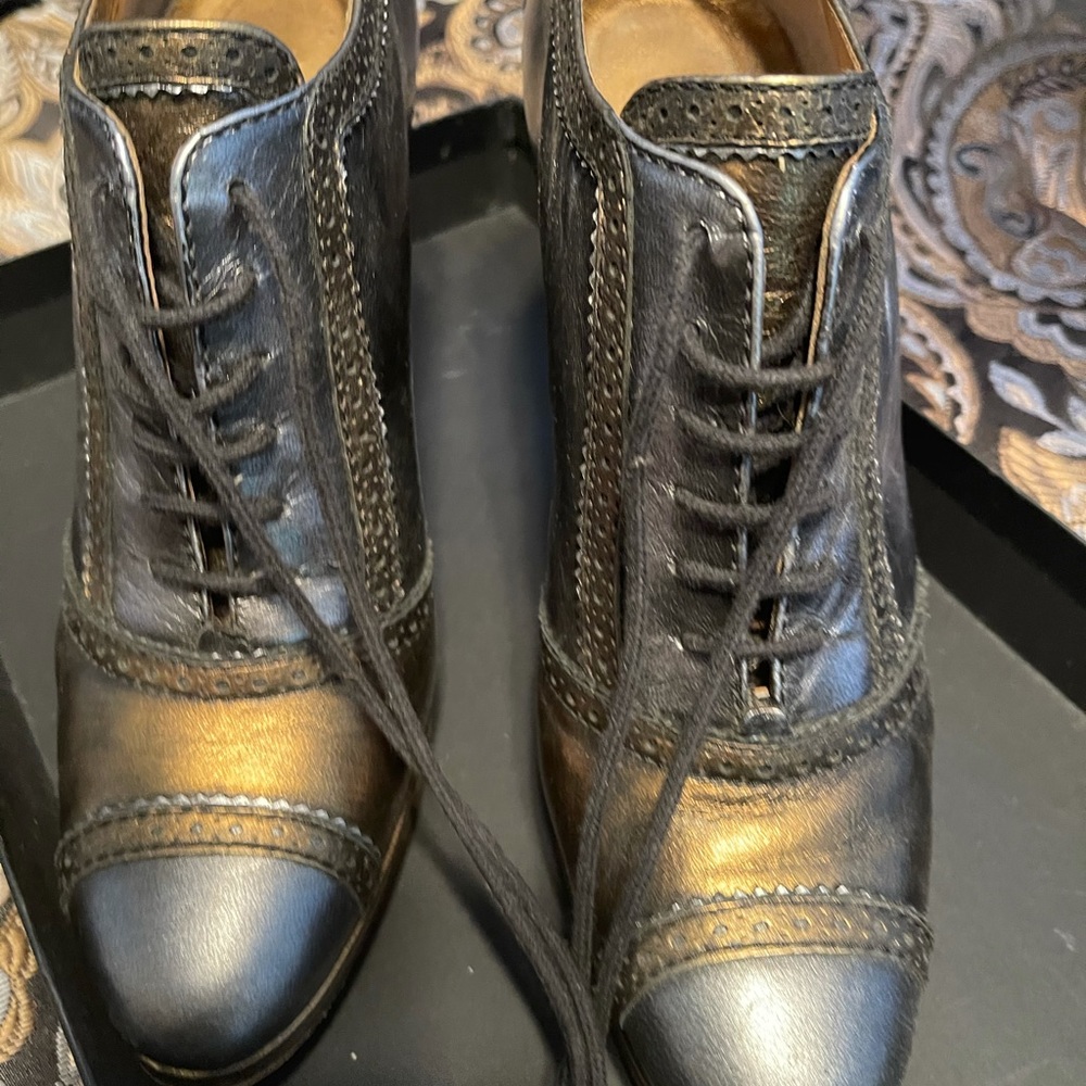 Ladies Shoes
